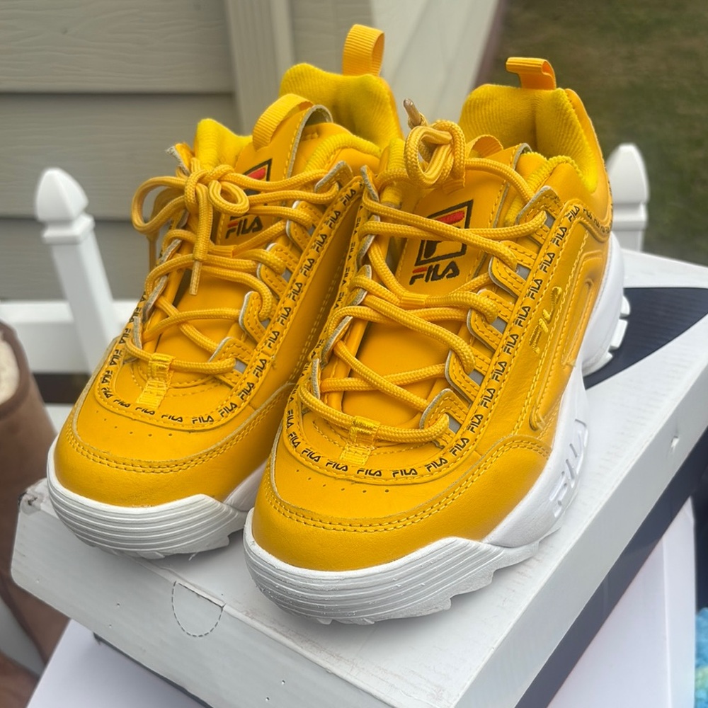 Fila Yellow and White Sneakers Vibrant Retro Design